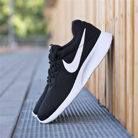 deichmann.de black schuhe nike|Nike Sneaker für Herren günstig kaufen .